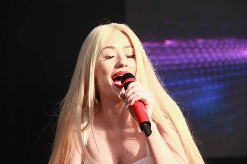 Hingucker am Freitag. – Iggy Azalea.