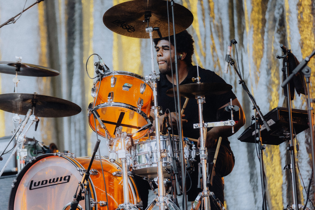 Iggy Pop – Drums.