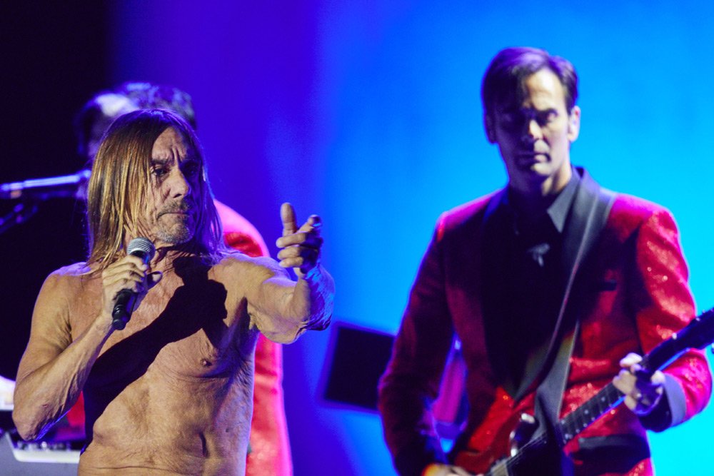 Iggy Pop – Mit Josh Homme, Matt Helders, Dean Fertita und Co. auf "Post Pop Depression"-Tour! – Iggy und Dean Fertita.