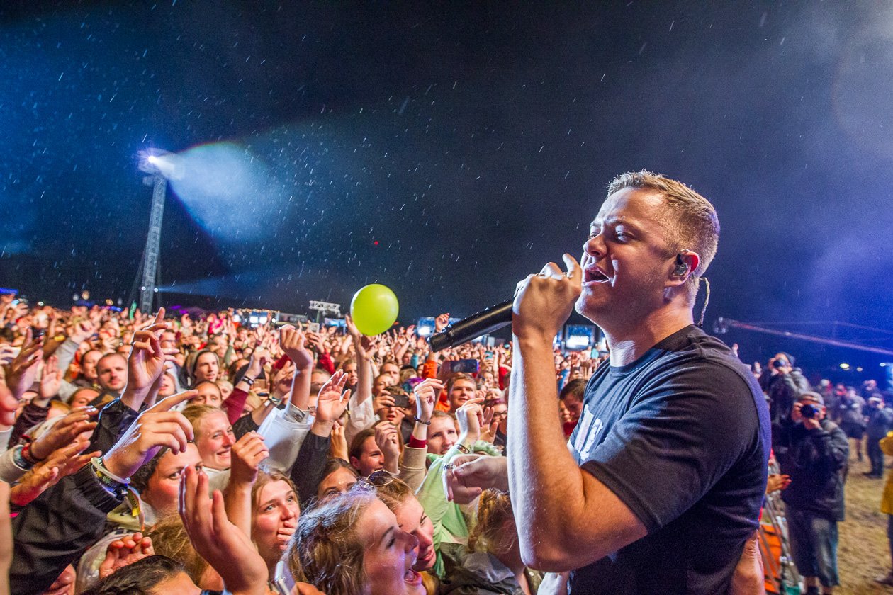 Imagine Dragons – Die Band aus Las Vegas in Scheeßel. – Dan und Fans.