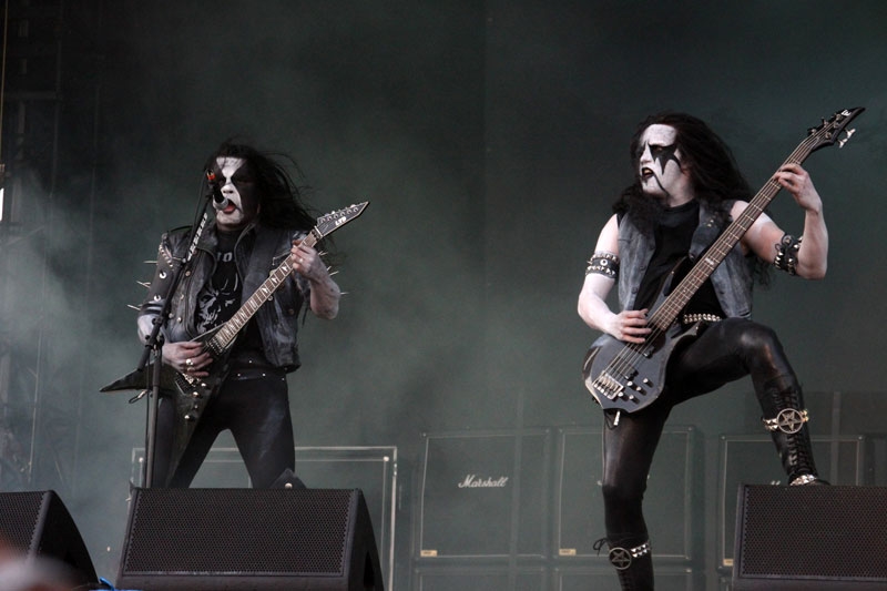 Immortal – Mussten gegen die Sonne (!!) anspielen. – Abbath und Apollyon