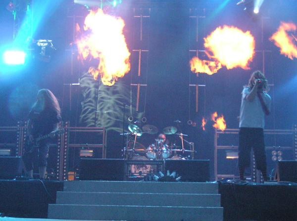Keine Ahnung vom Fußball aber live ne große Nummer: In Flames. – 