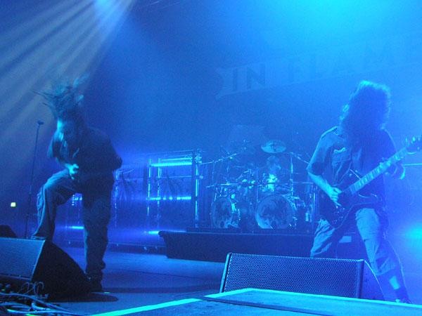 Auch mit Aushilfsklampfer souverän wie immer: In Flames. – 