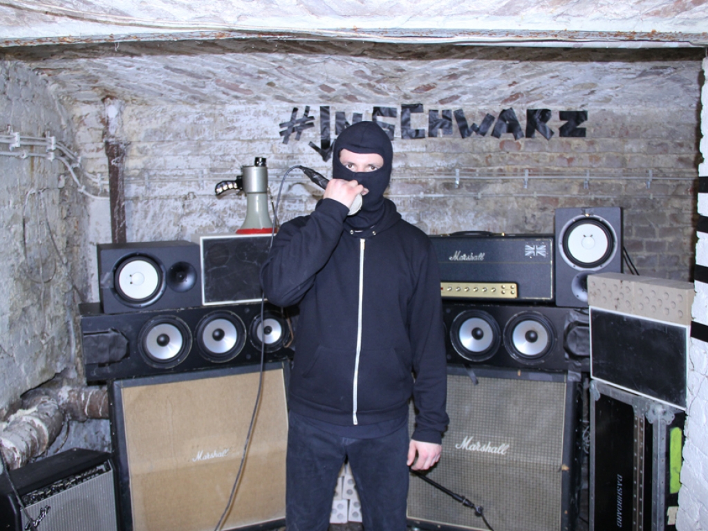 In Schwarz