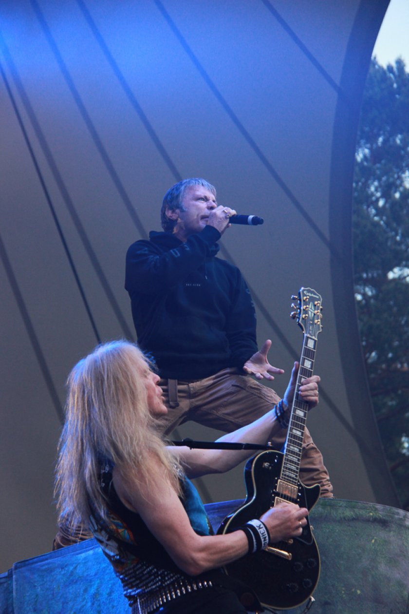 Iron Maiden – Eddie, Eddie und noch mal Eddie! – Bruce Dickinson und Janick Gers als klassische Rockskulptur, möchte man fast sagen - und es gab auch tatsächlich was zu feiern.