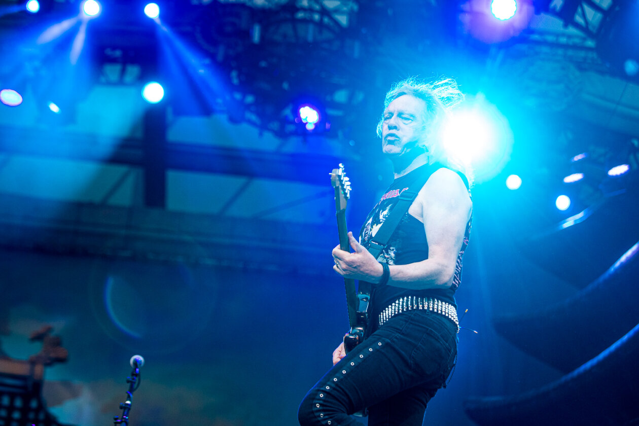 Ausverkauft schon vor der Pandemie: Iron Maiden triumphieren in der Hauptstadt. – Janick.