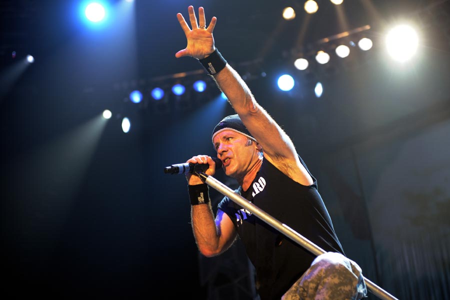 Iron Maiden – The Final Frontier - die eisernen Jungfrauen beehren den Ruhrpott. – Bruce Dickinson