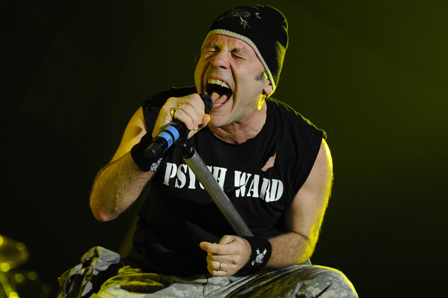 Iron Maiden – The Final Frontier - die eisernen Jungfrauen beehren den Ruhrpott. – Bruce Dickinson
