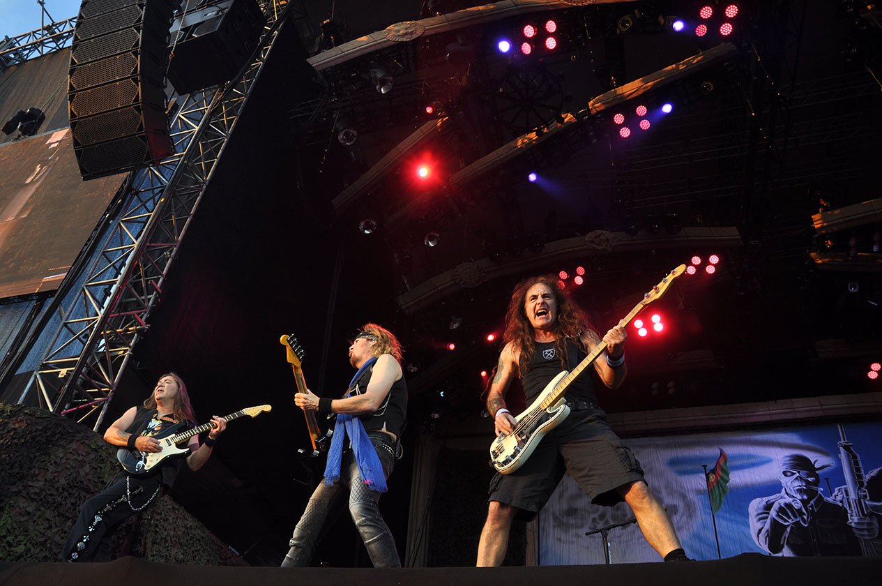 Über 30.000 Fans huldigten den Briten im Breisgau. – Iron Maiden.