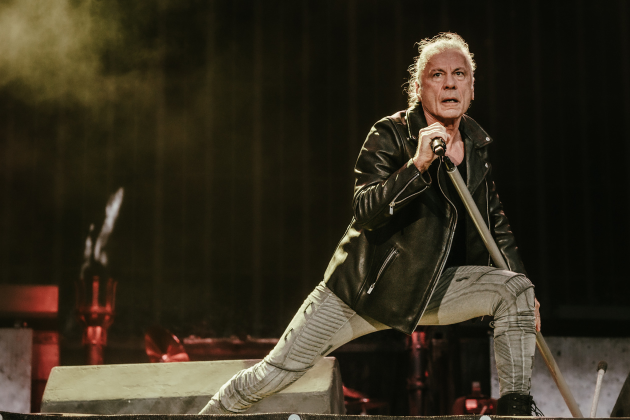 Iron Maiden – Iron Maiden.