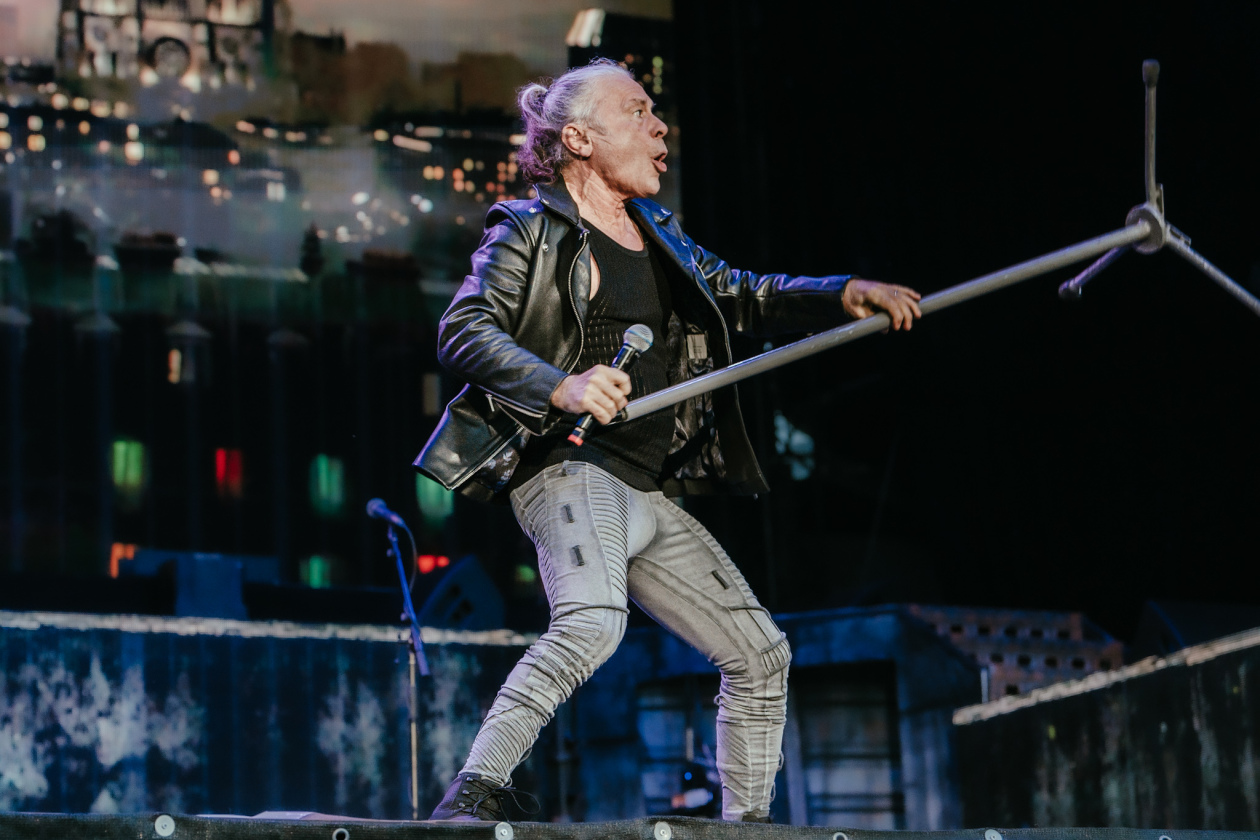 Iron Maiden – Iron Maiden.