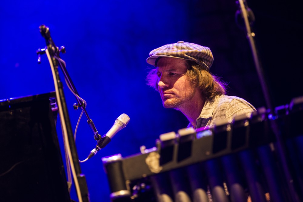 Jack Johnson bringt einen Hauch von von Hawaii ins E-Werk. – 