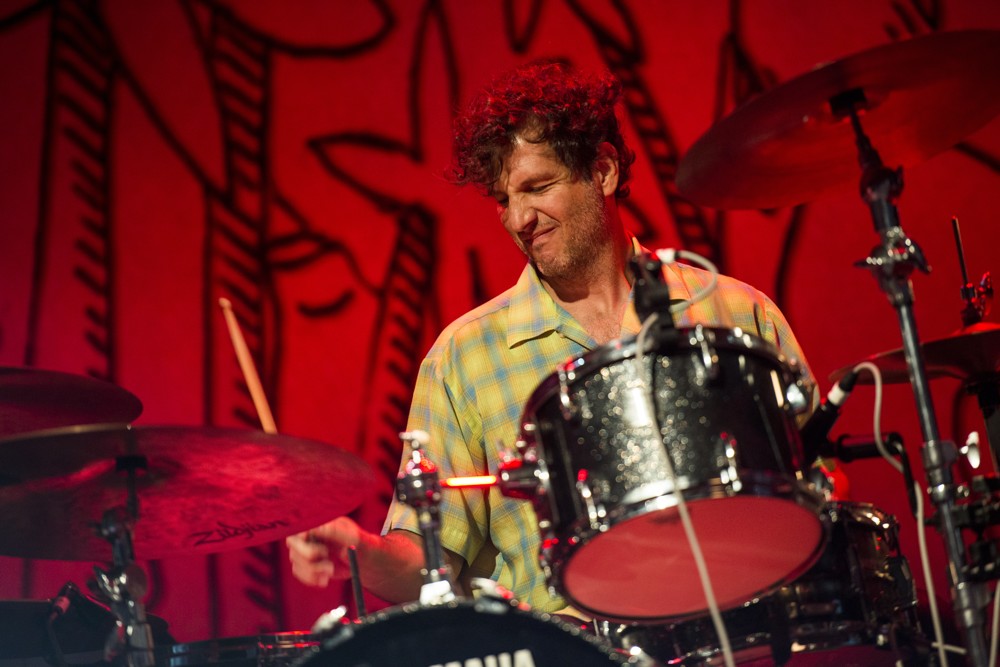 Jack Johnson bringt einen Hauch von von Hawaii ins E-Werk. – 