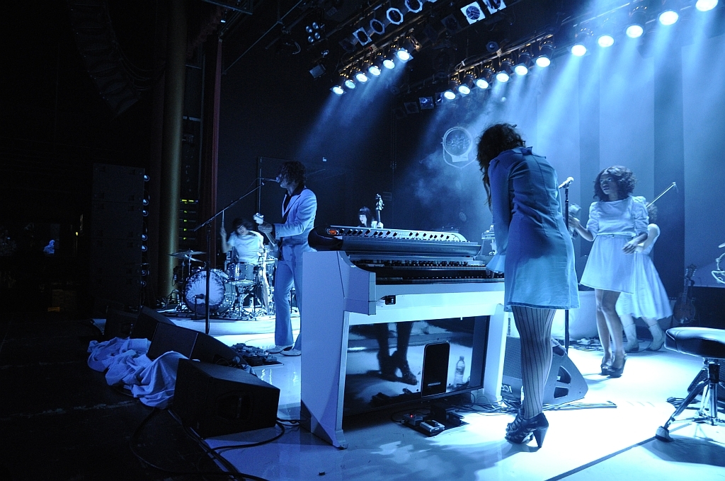 Jack White – Jack White mit The Peacocks im X-tra.