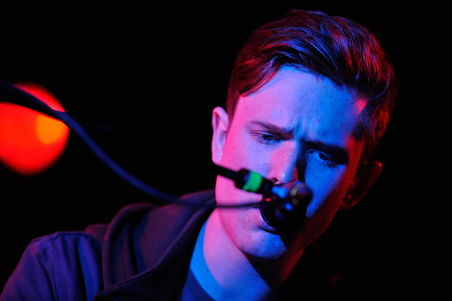 James Blake – Das neue Wunderkind des Dubstep. – Er sei das neue Wunderkind des Dubstep.