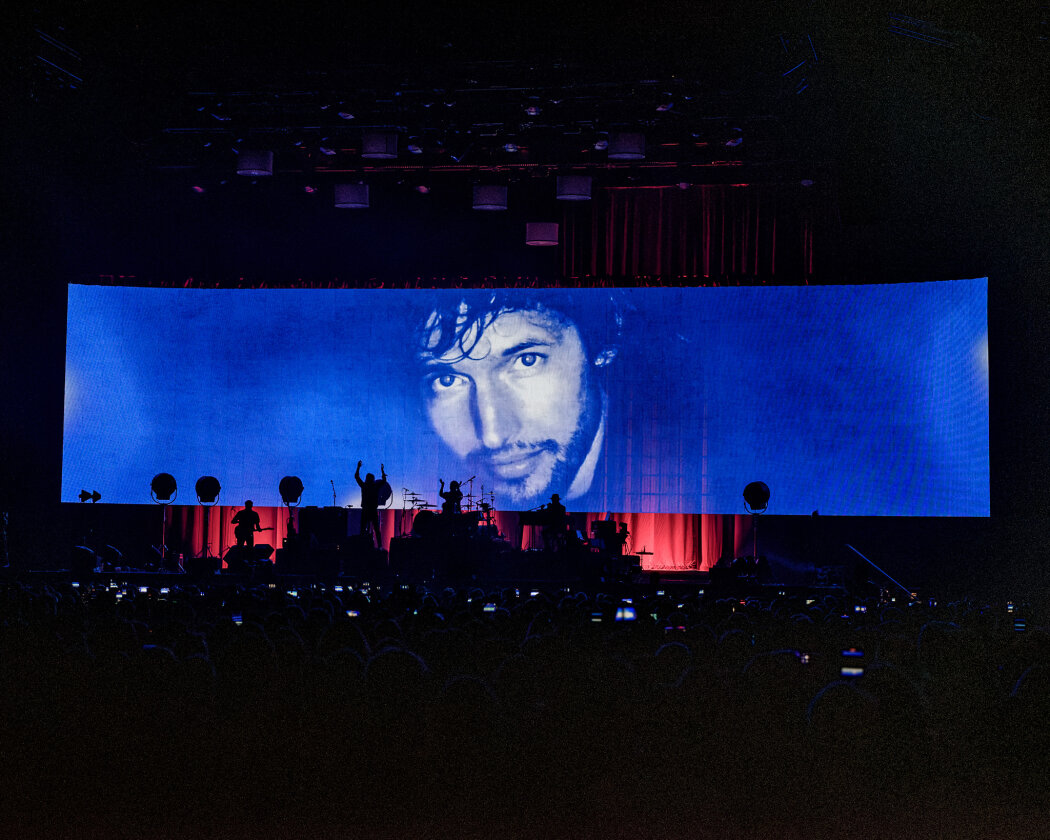 Der britische Superstar begeistert über 10.000 Berliner Fans. – James Blunt.