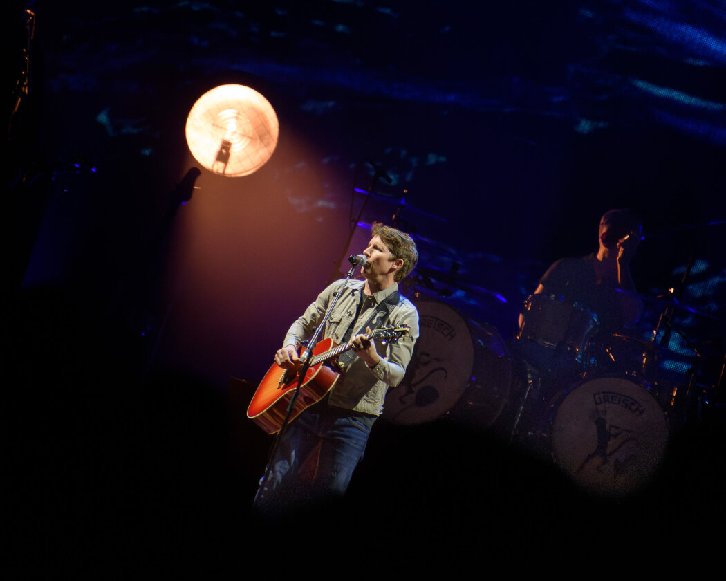 Der britische Superstar begeistert über 10.000 Berliner Fans. – James Blunt.