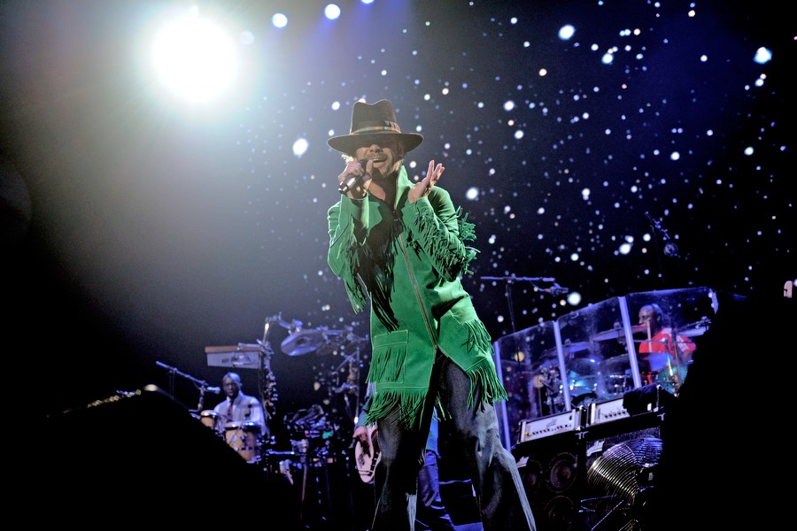 Nach Krankheit und ausgefallenen Terminen endlich in Oberhausen: Jamiroquai – Jay Kay entschuldigte sich bei den Fans und...
