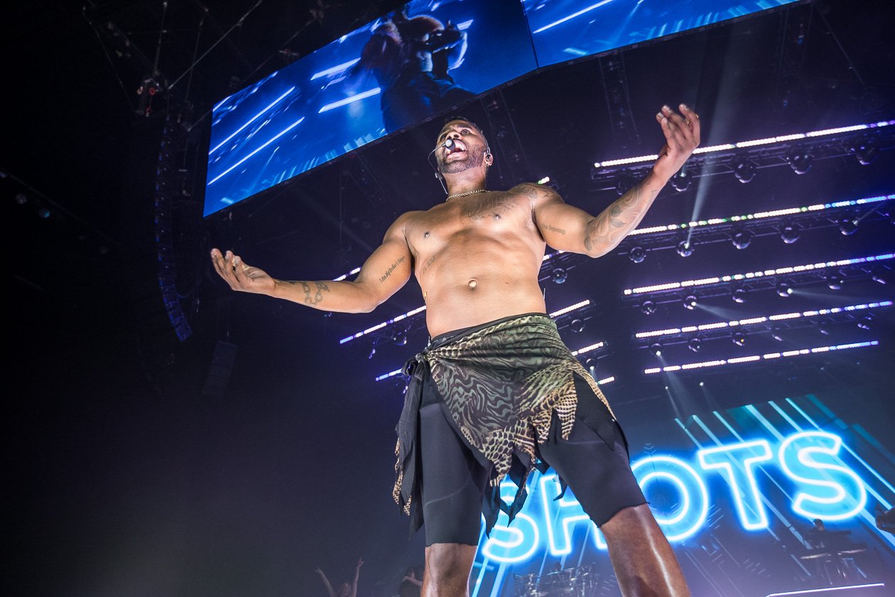 Weit über 10.000 Fans feierten den Amerikaner auf Welttour. – Jason Derulo.