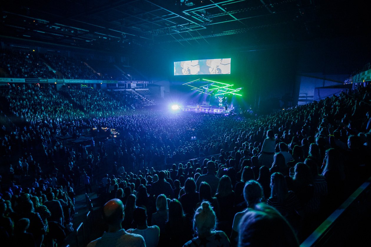 Weit über 10.000 Fans feierten den Amerikaner auf Welttour. – Jason Derulo.