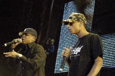 Jay-Z rockte bei seiner letzten Show überhaupt den New Yorker Madison Square Garden. Und alle waren gekommen. – Neptunes' Pharell steht seinen Mann nicht nur im Studio.