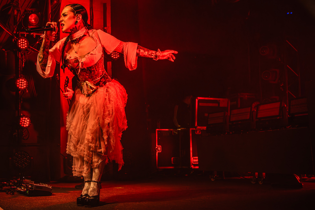 Jinjer – Sängerin Tati und Band mal wieder in Bestform. – Tatiana Shmayluk.