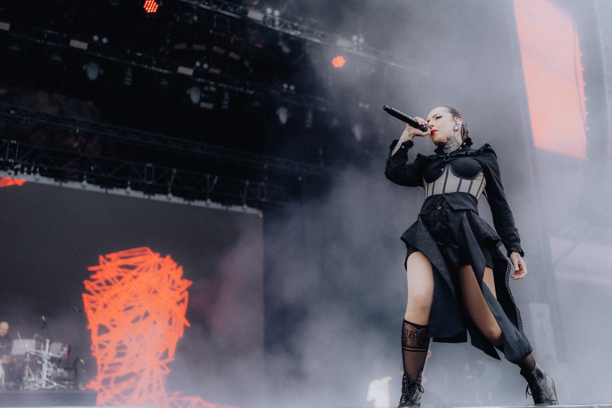 Die ukrainische Band gehört auf die Hauptbühne. – Jinjer.