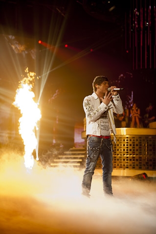 Joey Heindle – Unter den letzten 16 Kandidaten der 9. Staffel. – DSDS 2012 - 1. Live-Show.