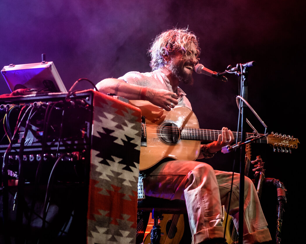 Der australische  Ausnahmegitarrist gilt als einer der besten Livemusiker unserer Zeit. – John Butler.