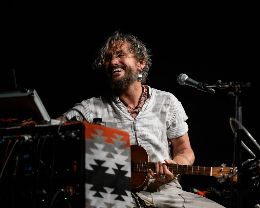 Der australische  Ausnahmegitarrist gilt als einer der besten Livemusiker unserer Zeit. – John Butler.
