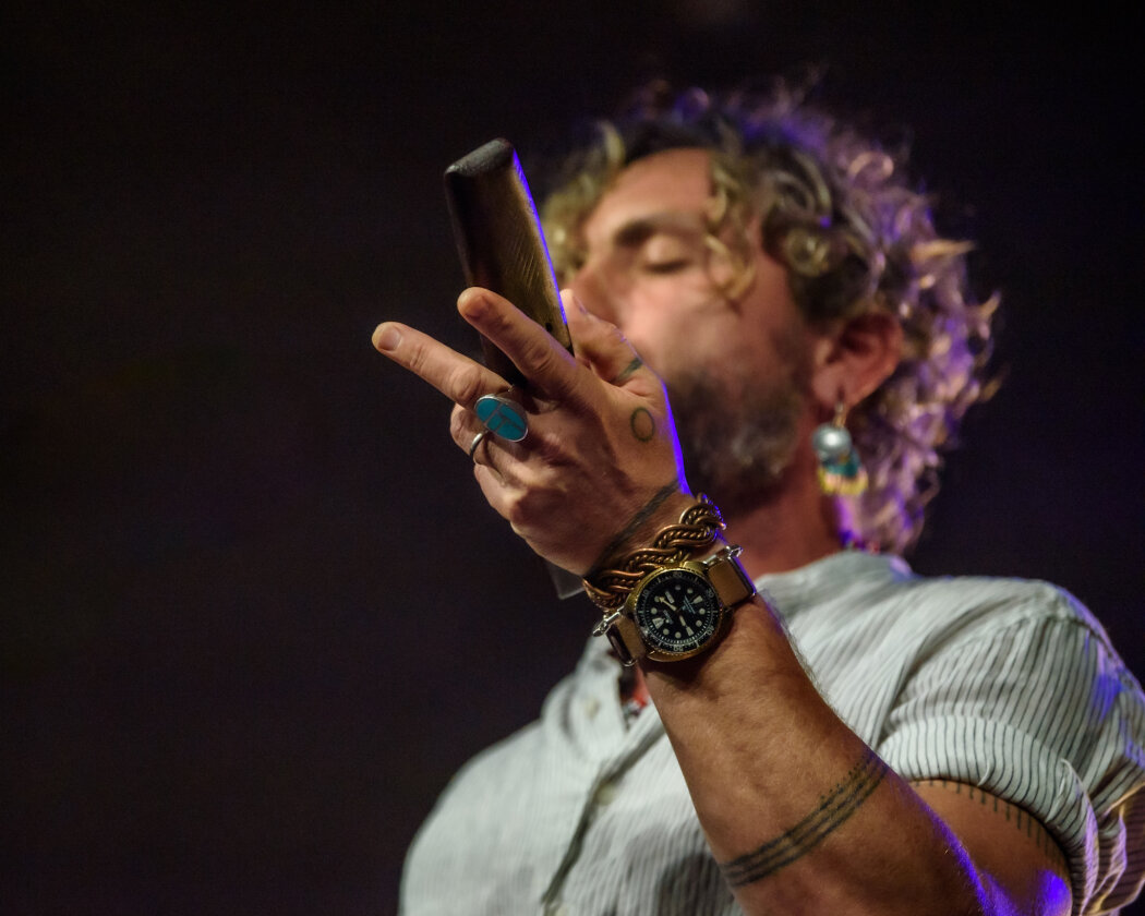 Der australische  Ausnahmegitarrist gilt als einer der besten Livemusiker unserer Zeit. – John Butler.
