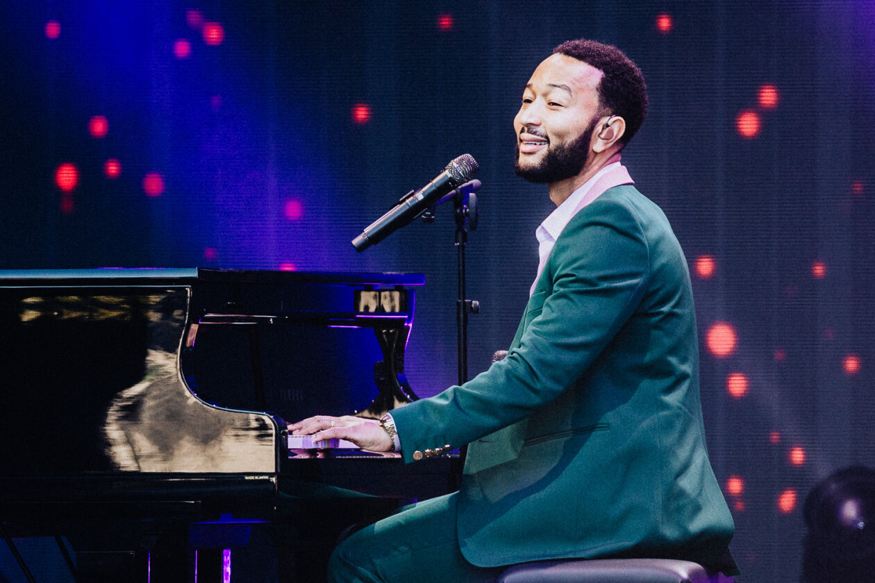 Der US-Popstar auf "A Night of Songs and Stories"-Tour. – John Legend.