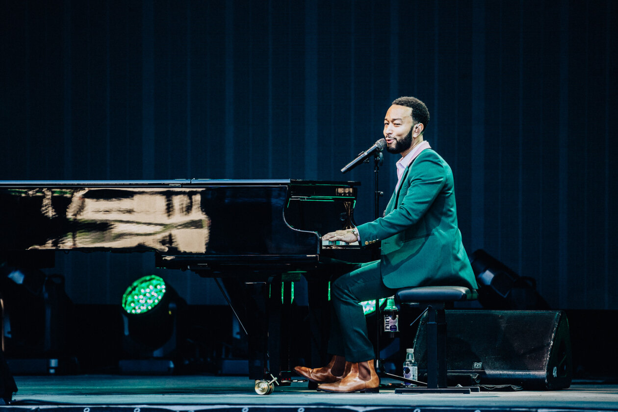 Der US-Popstar auf "A Night of Songs and Stories"-Tour. – John Legend.