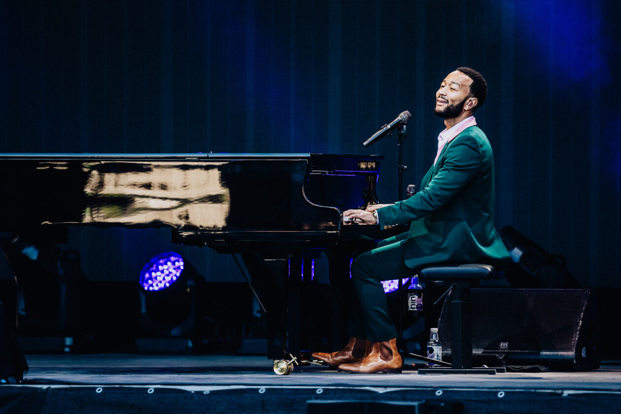 Der US-Popstar auf "A Night of Songs and Stories"-Tour. – John Legend.
