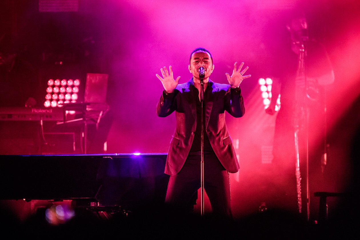 Der US-Pianist und -Sänger am Rhein. – John Legend.