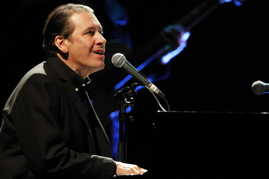 Pianist Jools Holland zu Gast in Köln. Mit ihm auf der Bühne: Herbert Grönemeyer. – ...TV-Show Later with Jools Holland.