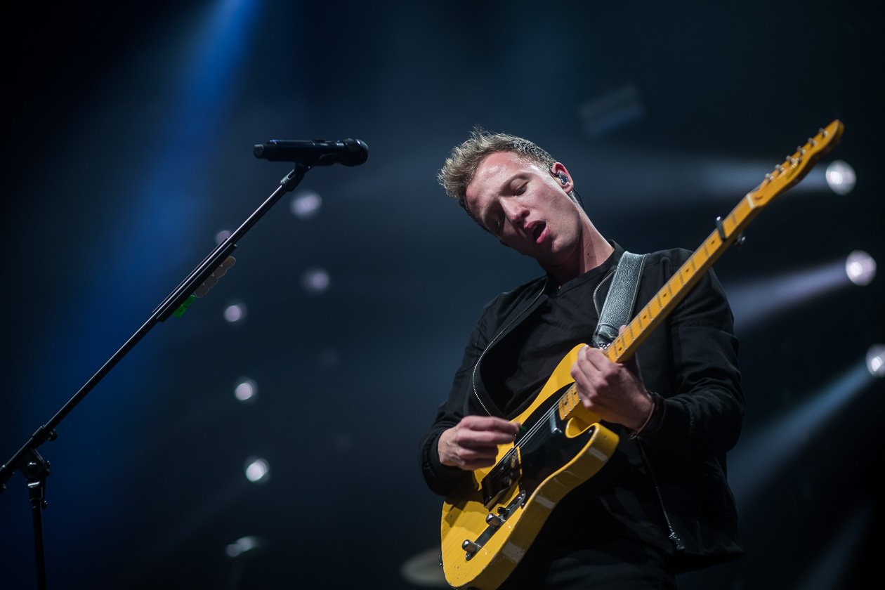 Mit neuem Songmaterial back on stage. – Joris.