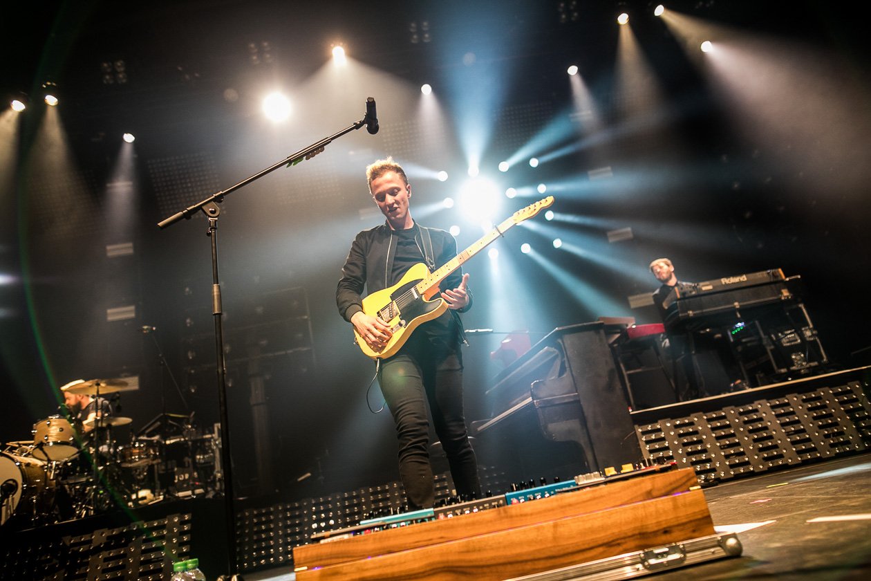 Mit neuem Songmaterial back on stage. – Joris.