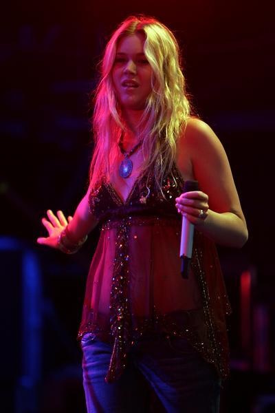 Joss Stone – Das frisch volljährige Frolleinwunder des Soul begeistert in Bonn. – 
