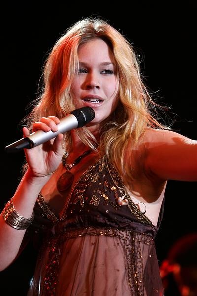 Joss Stone – Das frisch volljährige Frolleinwunder des Soul begeistert in Bonn. – 