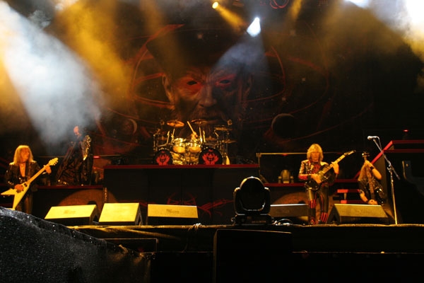 Judas Priest – Vor allem Halford ist vom Alter gezeichnet. – 