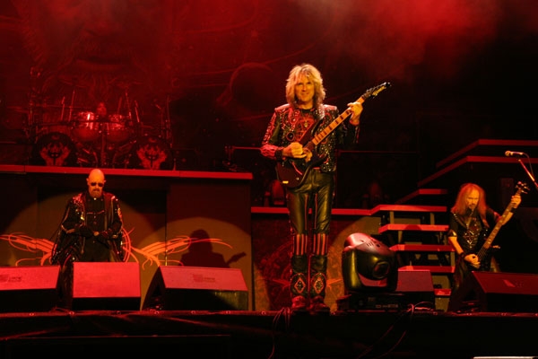 Judas Priest – Vor allem Halford ist vom Alter gezeichnet. – 