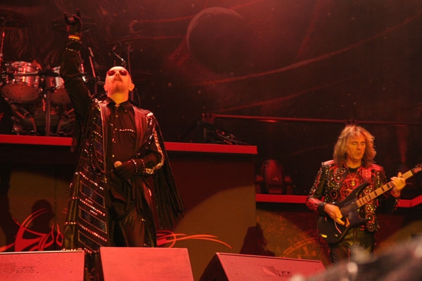 Judas Priest – Vor allem Halford ist vom Alter gezeichnet. – 