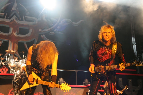 Judas Priest – Vor allem Halford ist vom Alter gezeichnet. – 