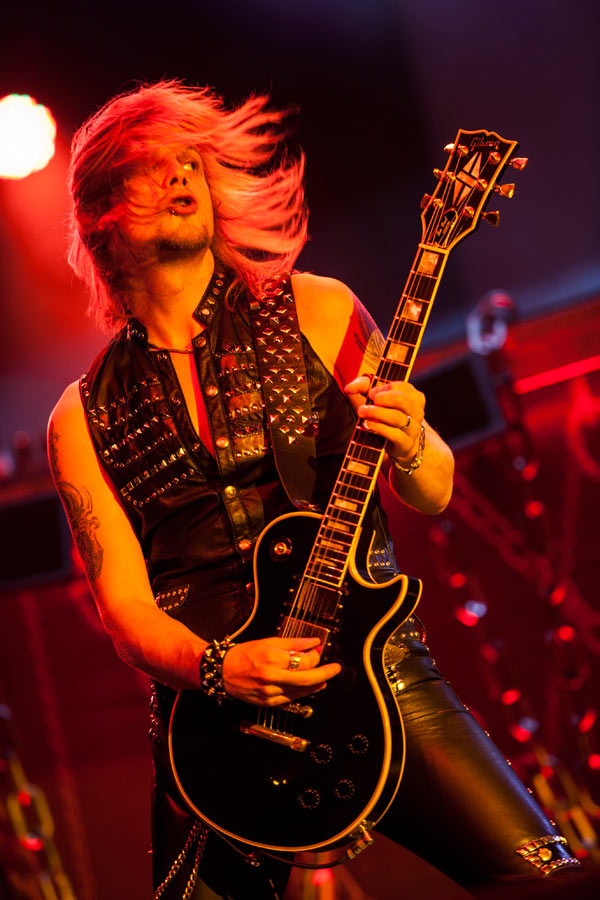 Judas Priest – Die Metal-Urviecher in Düsseldorf. – Ritchie Faulkner.