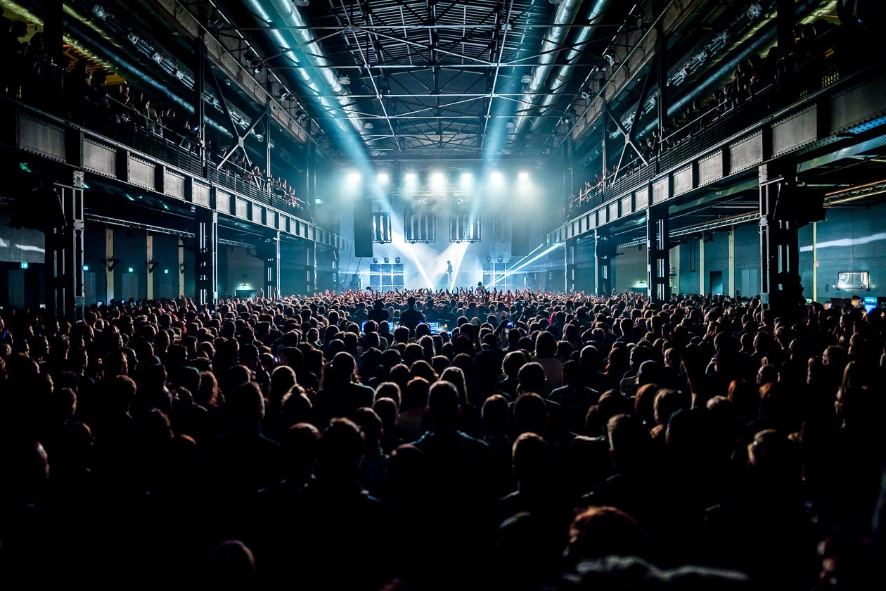 Justice – 4.000 Fans wollen die Franzosen sehen.