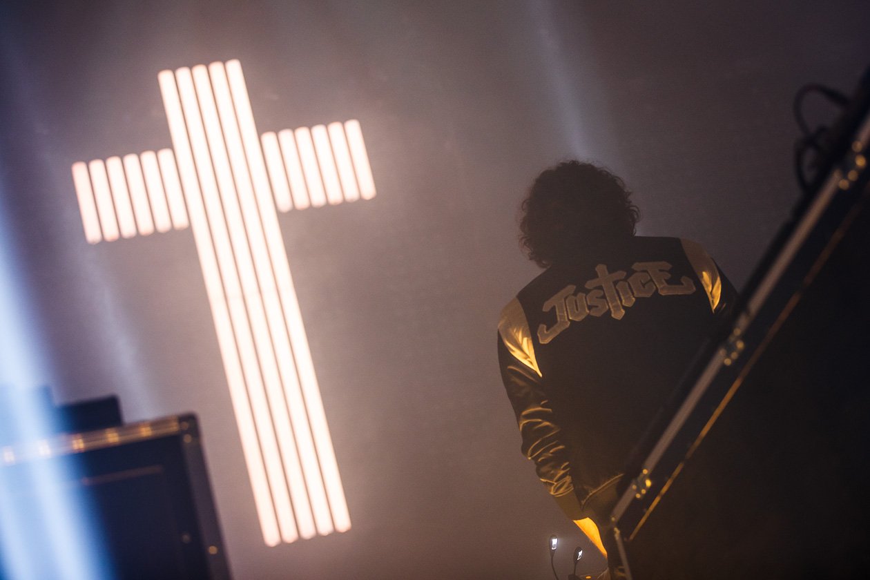 Justice – Cross.