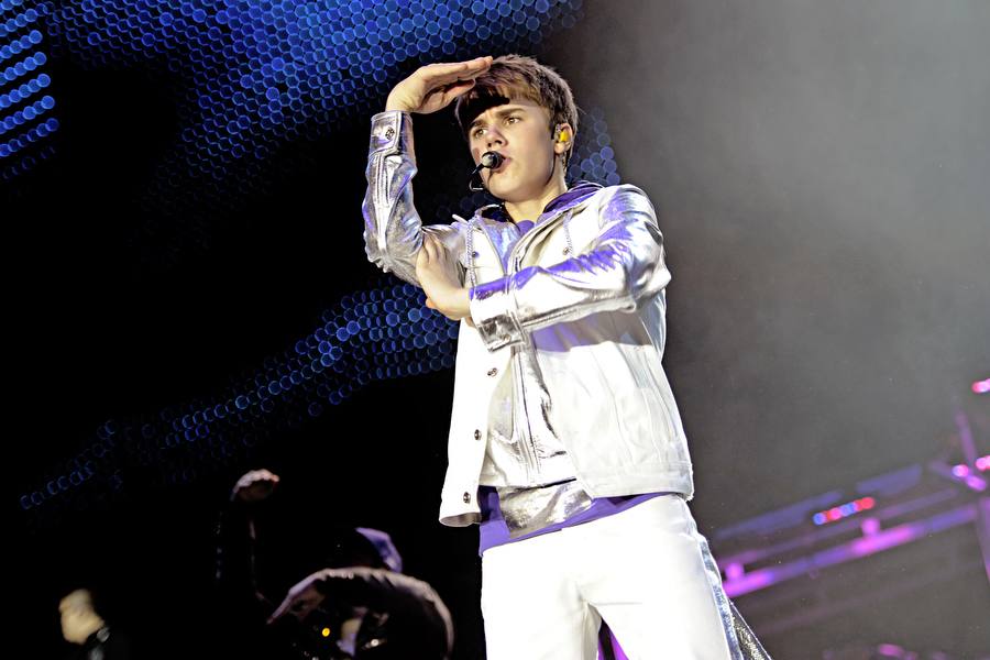 11.000 Mädels bekreischten den Tourstart von The Biebs. – Justin Bieber in Oberhausen