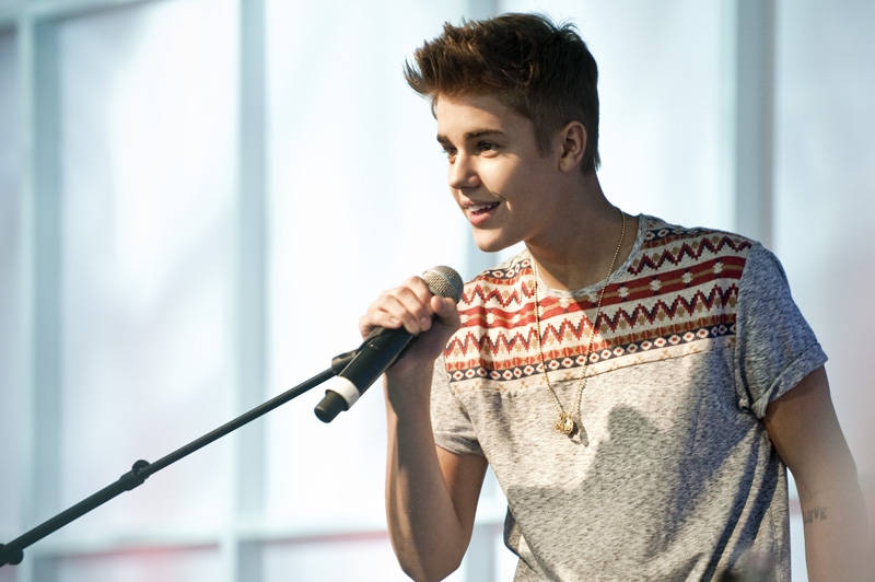 Justin Bieber unplugged am Frankfurter Flughafen. – Justin Bieber, Frankfurt 2012