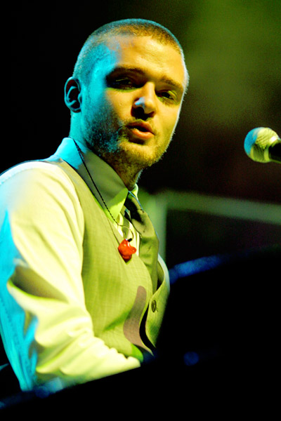 Justin Timberlake – Zwei Monate bevor das neue Album erscheint, besuchte Justin die Rheinmetropole. 2000 Fans feierten ihn. – 